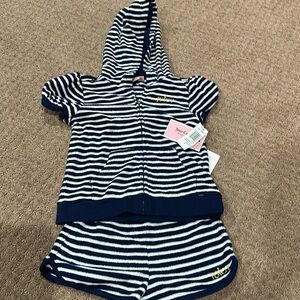 JUICY COUTURE ZIP UP SHIRT AND SHORTS IN SIZE 6 NWT